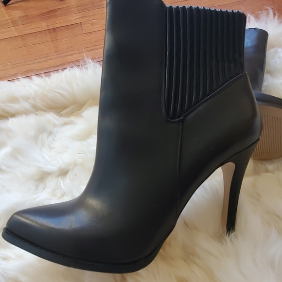 BCBGeneration Shoes - BCB GENERATION BOOTIES 5 1/2